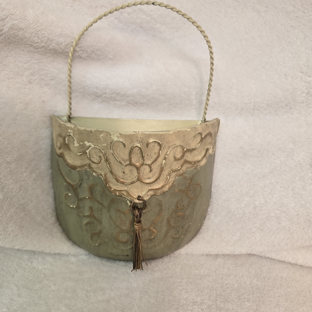 Decorative Small Metal  Hanging Basket with Tassel